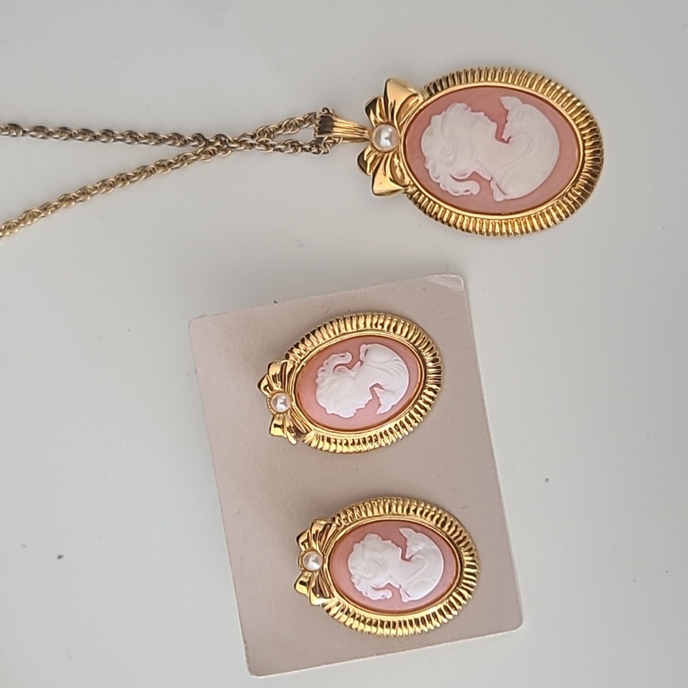 Vintage Avon Cameo Necklace and Stud Earrings